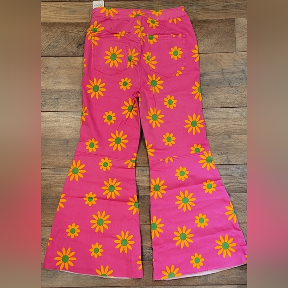 Free People Youthquake Floral Printed Crop Flare Jeans Pink Denim Jeans NWT - Picture 2 of 9